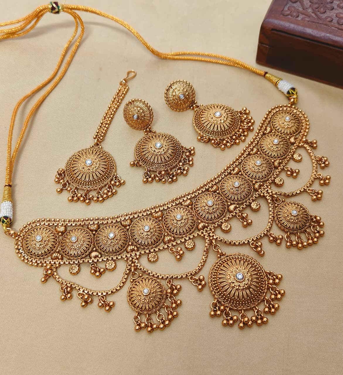 Beautiful Premium Quality Gold Plated  Matt Necklace With Beautiful Earrings And Tika….